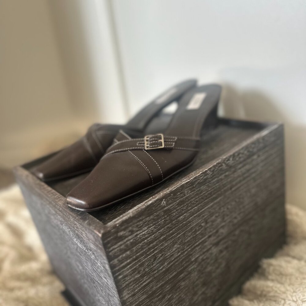 Shoes - Picture 2 of 7